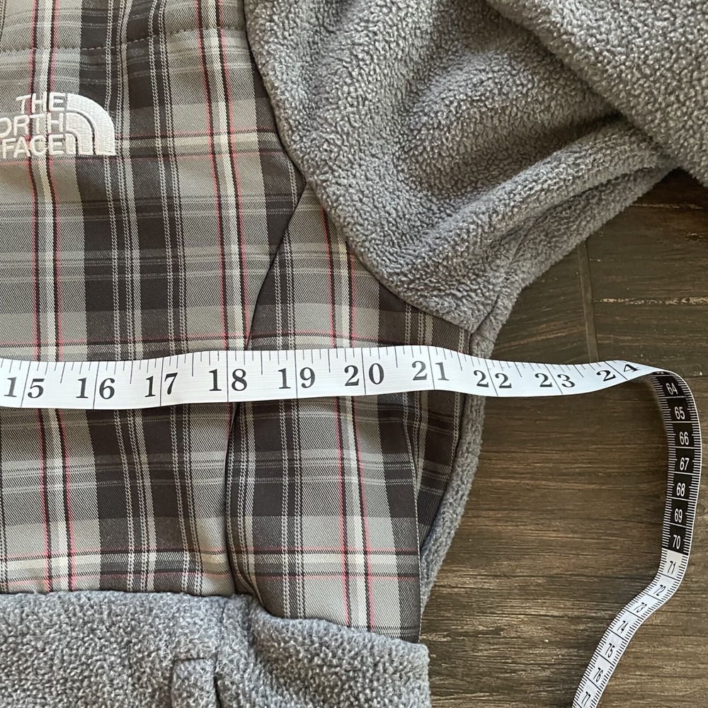 The North Face Gray Plaid Ski Jacket - Picture 15 of 16